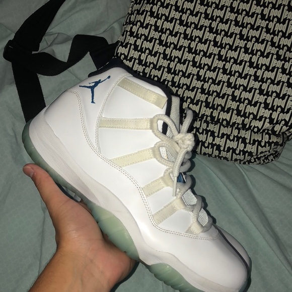 Legend Blue/ Columbia Retro 11 - Picture 2 of 8
